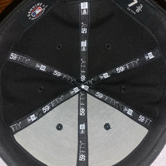 Angels fitted hat - Picture 3 of 3